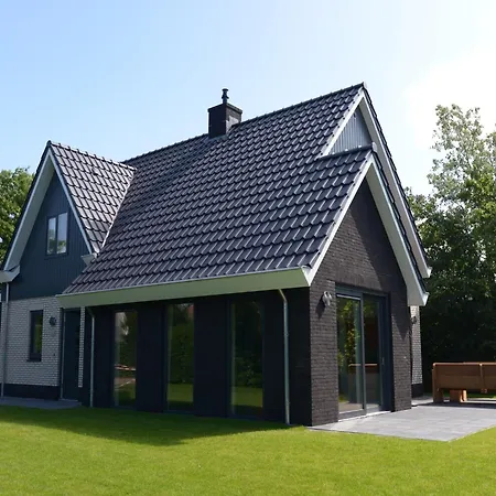 Beautiful Luxurious Situated In Villa Den Burg