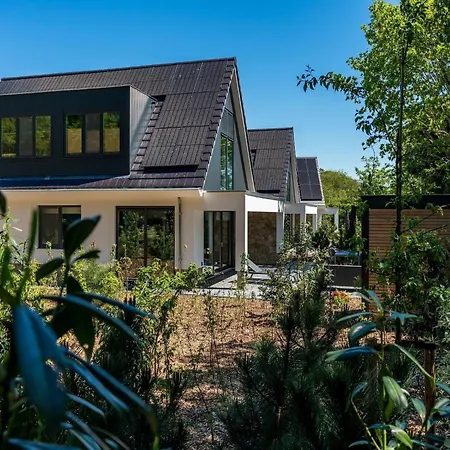 Beautiful Luxurious Situated In * デン・ブルグ