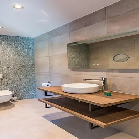 Vila Beautiful Luxurious Situated In