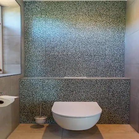 Beautiful Luxurious Situated In Villa